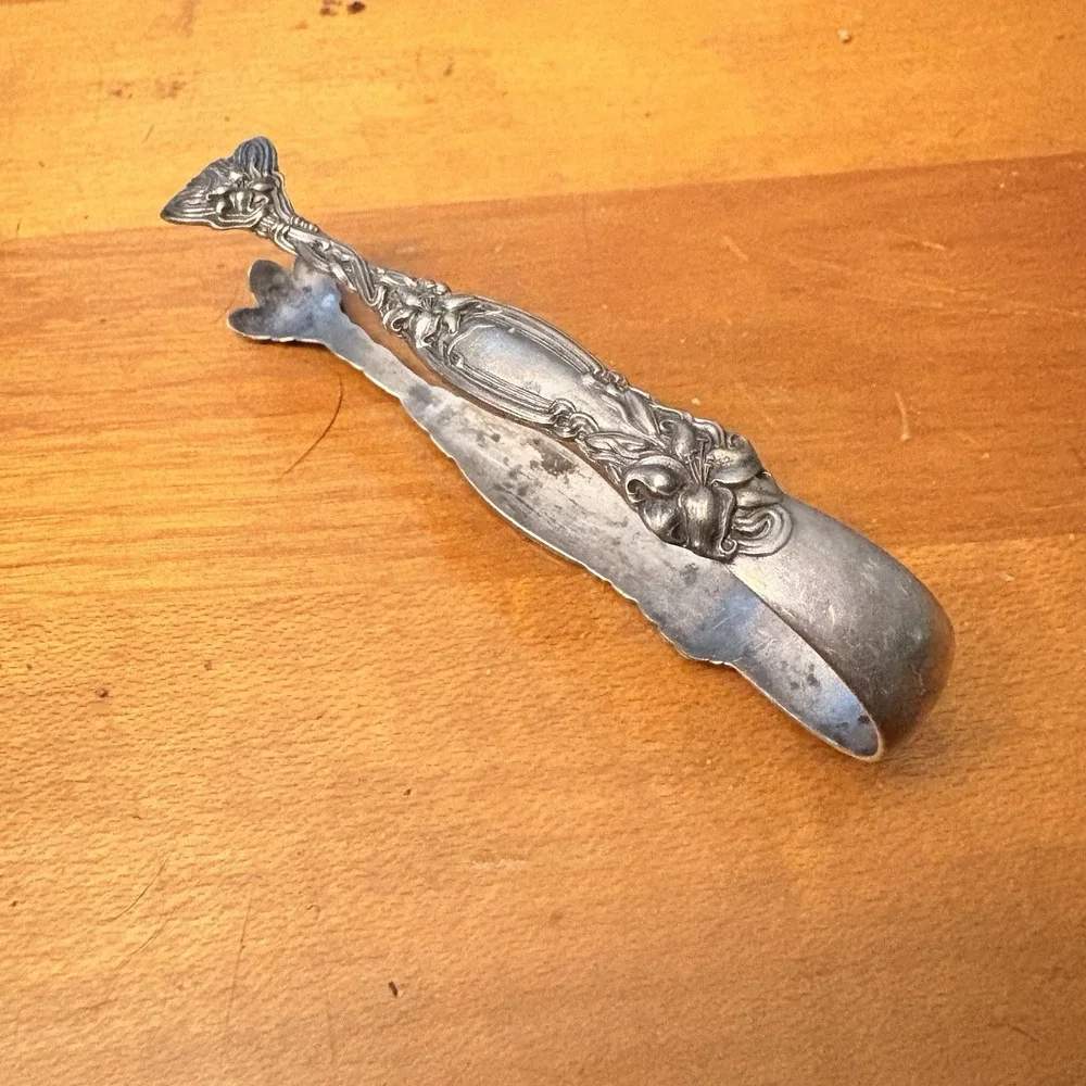 International Silver Frontenac Bon Bon Tongs Sterling Silver 1903 Art Nouveau